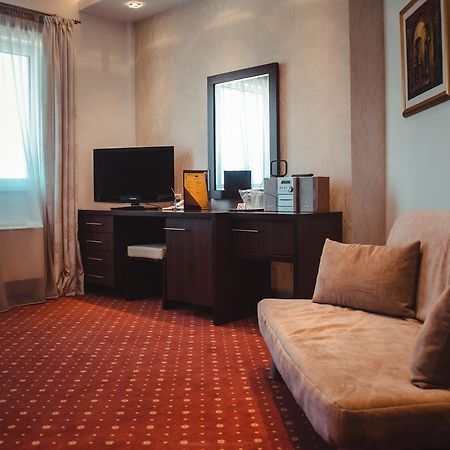 Celly Hotel Piteşti Eksteriør bilde