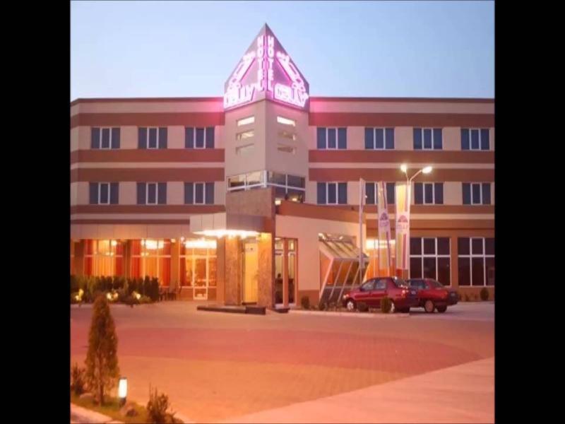 Celly Hotel Piteşti Eksteriør bilde