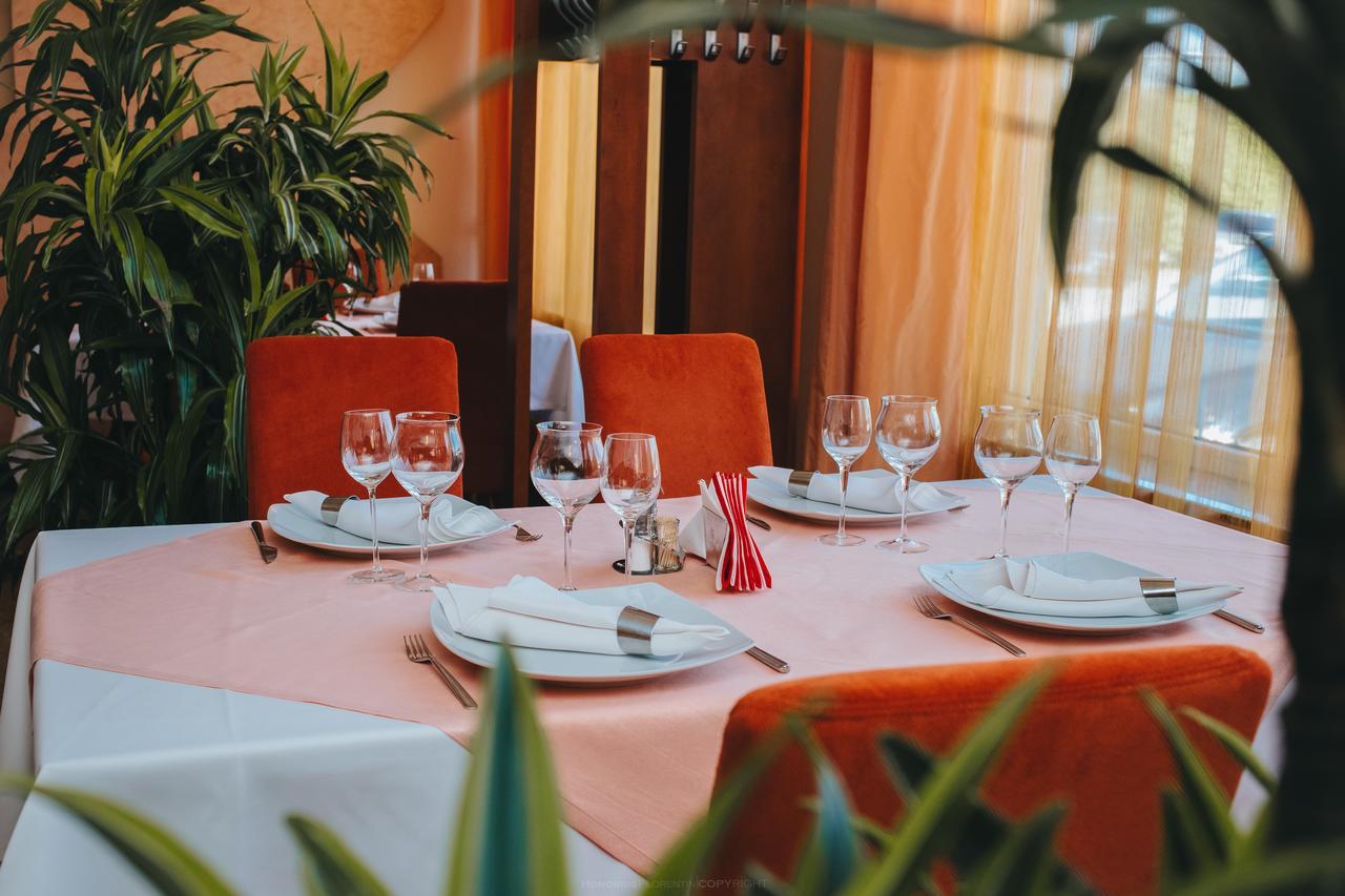 Celly Hotel Piteşti Eksteriør bilde