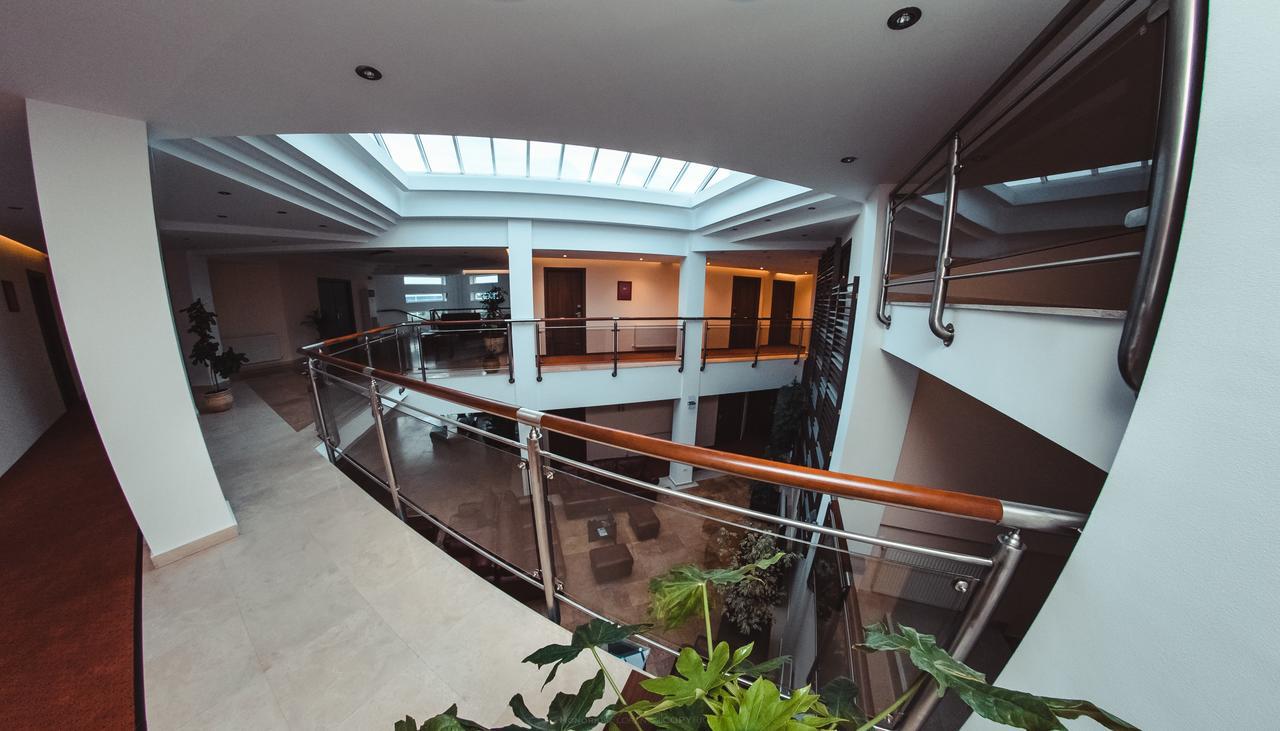 Celly Hotel Piteşti Eksteriør bilde