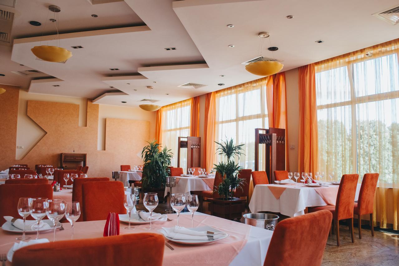 Celly Hotel Piteşti Eksteriør bilde