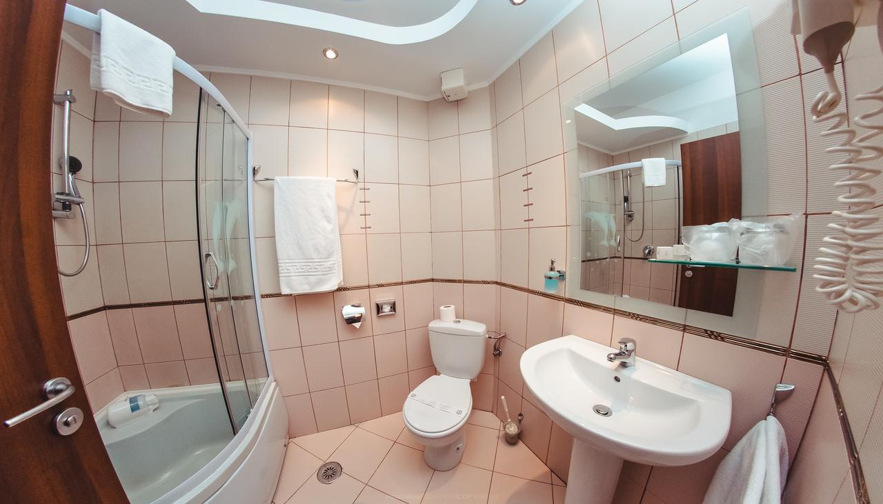 Celly Hotel Piteşti Eksteriør bilde