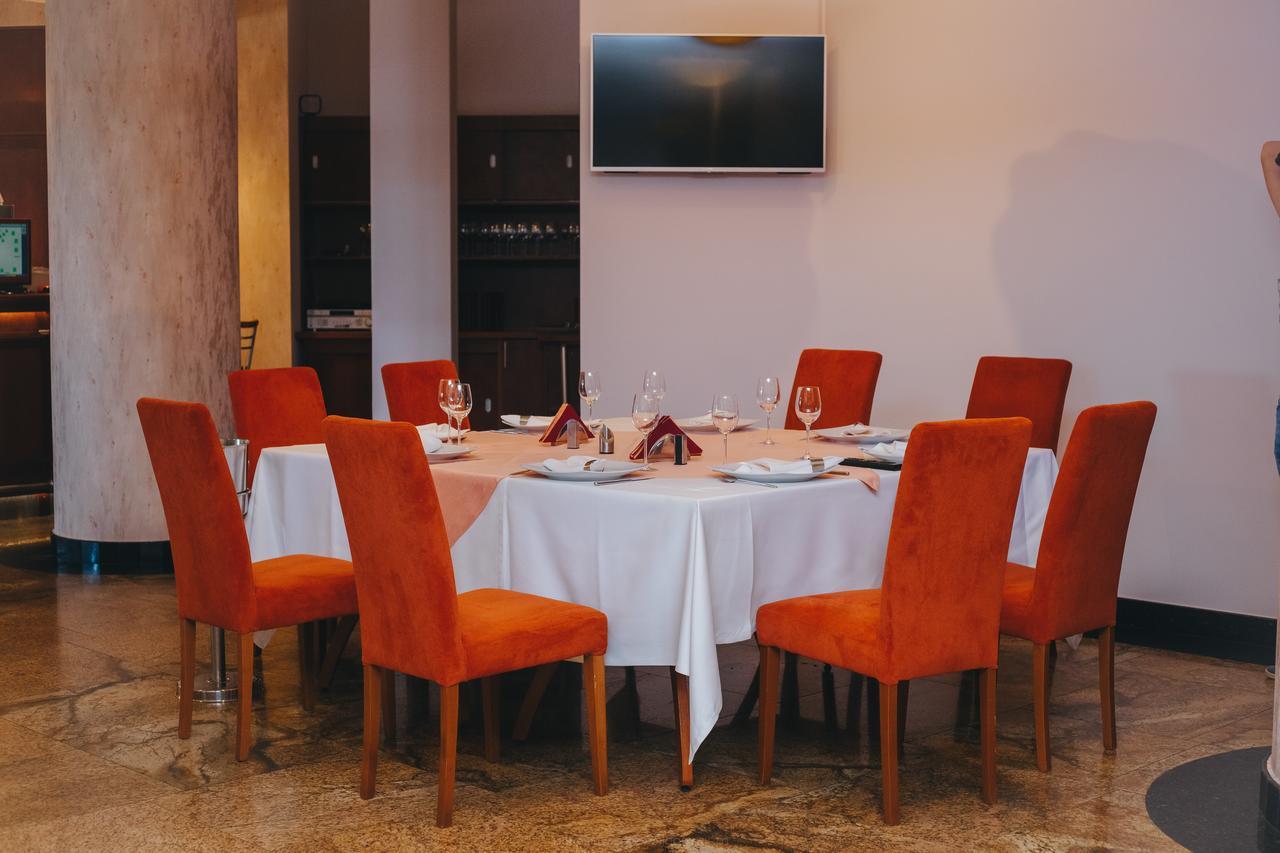 Celly Hotel Piteşti Eksteriør bilde